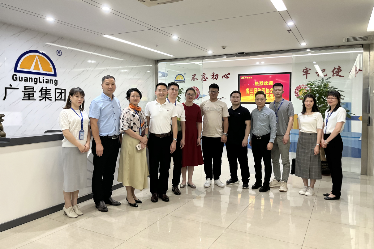 广东省三旧刷新协会秘书长田灼烁一行走访调研优德88集团