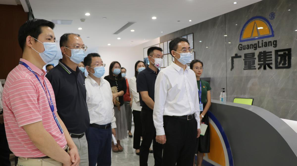 东莞市人大常委会潘新潮副主任莅临优德88集团调研
